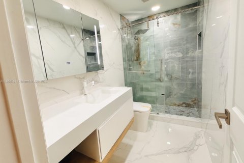 Townhouse in North Miami Beach, Florida 3 bedrooms, 158.86 sq.m. № 1888179 - photo 10