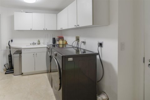Condominio en venta en Aventura, Florida, 3 dormitorios, 252.69 m2 № 1966287 - foto 12