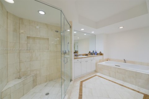 Condominio en venta en Aventura, Florida, 3 dormitorios, 252.69 m2 № 1966287 - foto 23