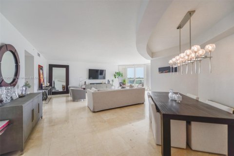 Condominio en venta en Aventura, Florida, 3 dormitorios, 252.69 m2 № 1966287 - foto 2
