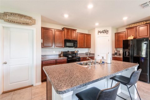 House in Sun City Center, Florida 4 bedrooms, 177.81 sq.m. № 1885735 - photo 9