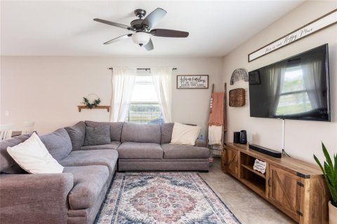 House in Sun City Center, Florida 4 bedrooms, 177.81 sq.m. № 1885735 - photo 6