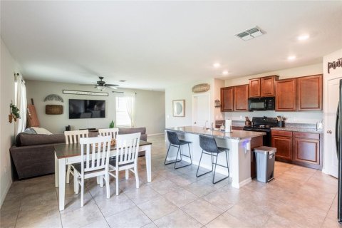 House in Sun City Center, Florida 4 bedrooms, 177.81 sq.m. № 1885735 - photo 14