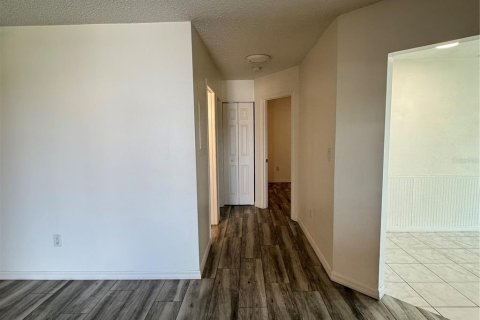 Apartment in Leesburg, Florida 3 bedrooms, 127.18 sq.m. № 2239181 - photo 2