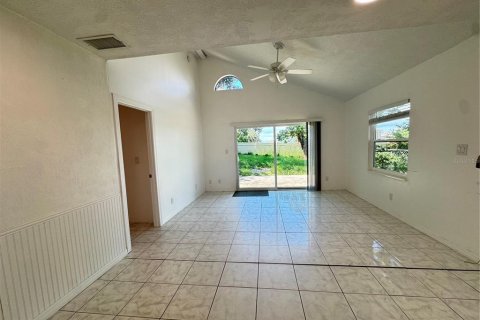 Apartment in Leesburg, Florida 3 bedrooms, 127.18 sq.m. № 2239181 - photo 11