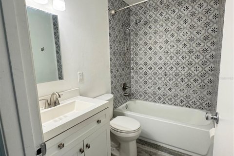 Apartment in Leesburg, Florida 3 bedrooms, 127.18 sq.m. № 2239181 - photo 13