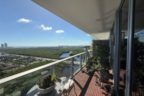 Condo in North Miami Beach, Florida, 4 bedrooms  № 1943956 - photo 18