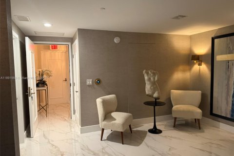 Condo in North Miami Beach, Florida, 4 bedrooms  № 1943956 - photo 22