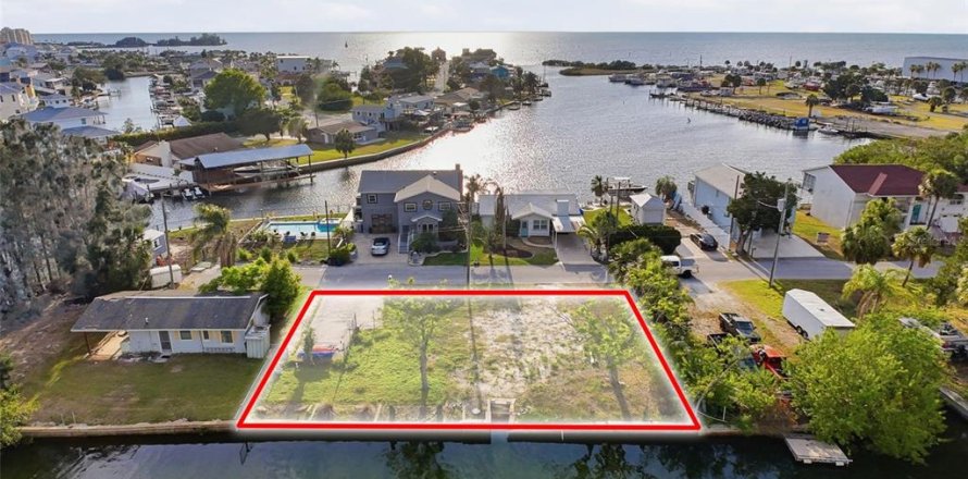 Land in Hudson, Florida № 2094510