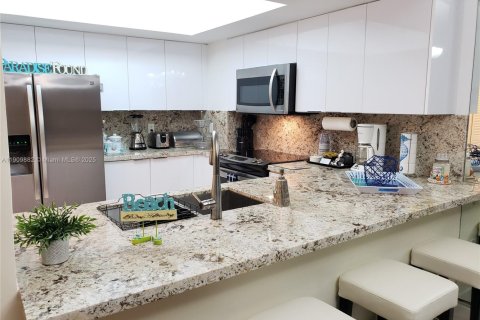 Copropriété à louer à Sunny Isles Beach, Floride: 1 chambre, 89.19 m2 № 1965487 - photo 5