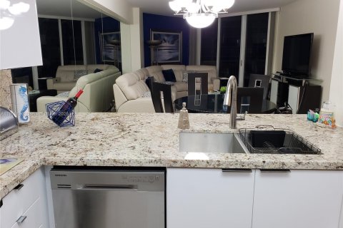 Copropriété à louer à Sunny Isles Beach, Floride: 1 chambre, 89.19 m2 № 1965487 - photo 4