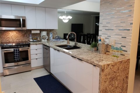 Copropriété à louer à Sunny Isles Beach, Floride: 1 chambre, 89.19 m2 № 1965487 - photo 8