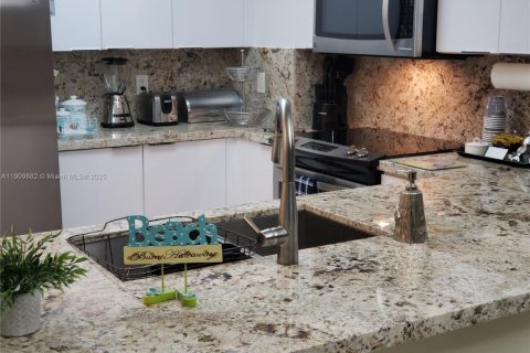 Copropriété à louer à Sunny Isles Beach, Floride: 1 chambre, 89.19 m2 № 1965487 - photo 6