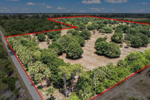 Terreno en venta en Vero Beach, Florida № 1207918 - foto 1