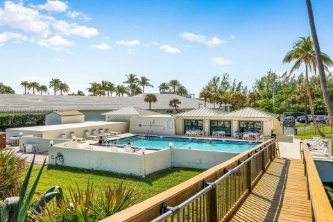 Condo in Jensen Beach, Florida, 2 bedrooms  № 1847786 - photo 3