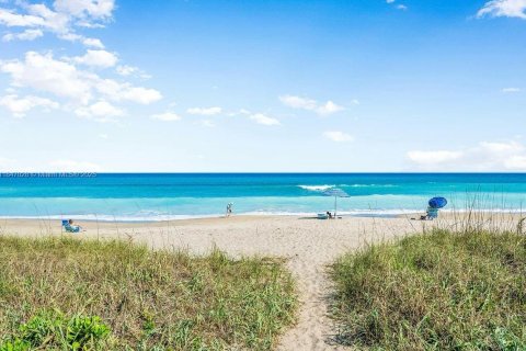 Condo in Jensen Beach, Florida, 2 bedrooms  № 1847786 - photo 2