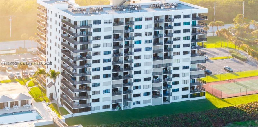 Condo in Jensen Beach, Florida, 2 bedrooms  № 1847786