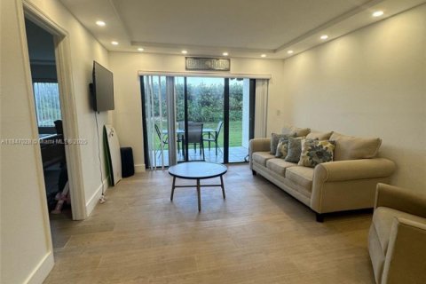 Condo in Jensen Beach, Florida, 2 bedrooms  № 1847786 - photo 11