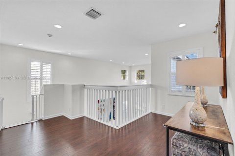 House in Delray Beach, Florida 5 bedrooms, 277.03 sq.m. № 1986193 - photo 19