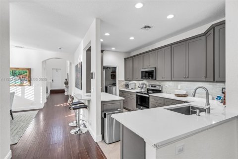 House in Delray Beach, Florida 5 bedrooms, 277.03 sq.m. № 1986193 - photo 12