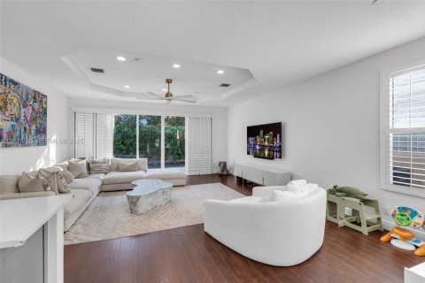 House in Delray Beach, Florida 5 bedrooms, 277.03 sq.m. № 1986193 - photo 7