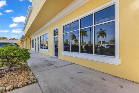 Commercial property in Punta Gorda, Florida 2276.76 sq.m. № 2224424 - photo 15