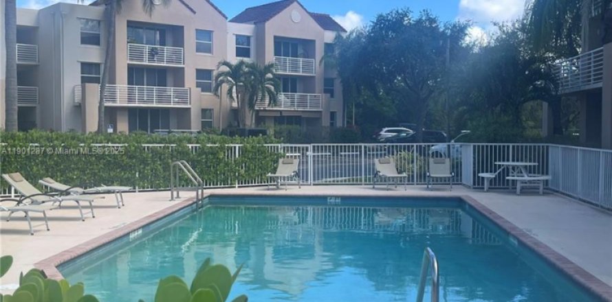 Condo in Hollywood, Florida, 2 bedrooms  № 1953285