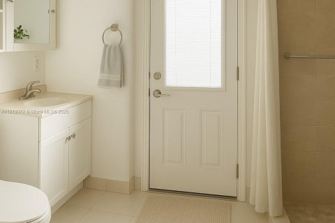 Propiedad comercial en alquiler en Tamarac, Florida, 1 dormitorio № 1969513 - foto 4