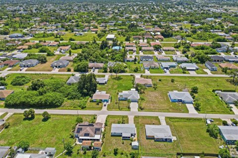 House in North Port, Florida 2 bedrooms, 80.27 sq.m. № 2167479 - photo 25