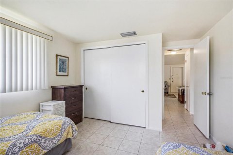 House in North Port, Florida 2 bedrooms, 80.27 sq.m. № 2167479 - photo 14