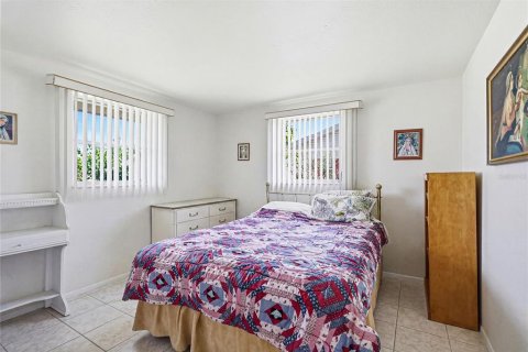 House in North Port, Florida 2 bedrooms, 80.27 sq.m. № 2167479 - photo 16