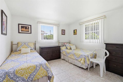 House in North Port, Florida 2 bedrooms, 80.27 sq.m. № 2167479 - photo 13