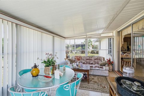 House in North Port, Florida 2 bedrooms, 80.27 sq.m. № 2167479 - photo 12