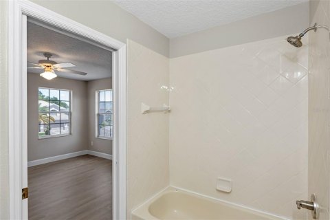 House in Orlando, Florida 5 bedrooms, 320.79 sq.m. № 1877322 - photo 18