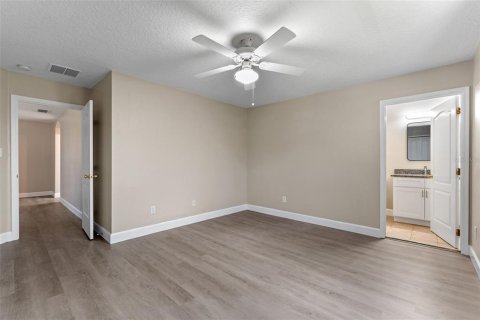 House in Orlando, Florida 5 bedrooms, 320.79 sq.m. № 1877322 - photo 25