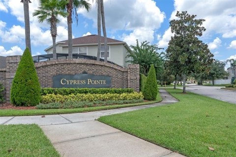 House in Orlando, Florida 5 bedrooms, 320.79 sq.m. № 1877322 - photo 29