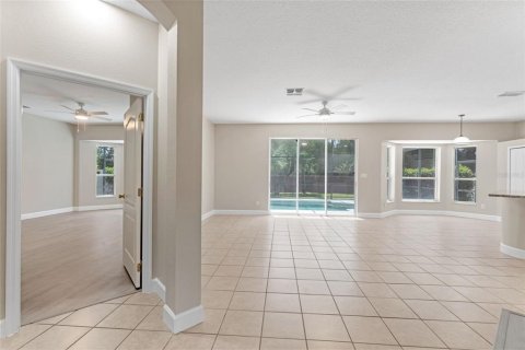 House in Orlando, Florida 5 bedrooms, 320.79 sq.m. № 1877322 - photo 8