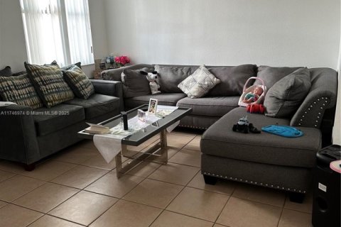 Купить таунхаус в Хомстед, Флорида 3 спальни, 135.54м2, № 1863982 - фото 3