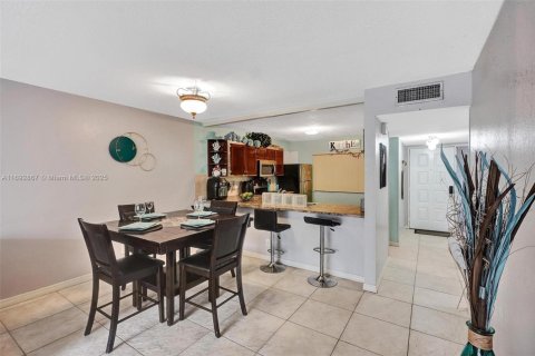 Copropriété à vendre à North Lauderdale, Floride: 3 chambres, 137.5 m2 № 1937908 - photo 7