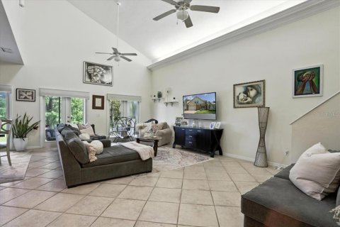 House in Gainesville, Florida 5 bedrooms, 331.66 sq.m. № 1837836 - photo 4