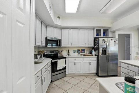 House in Gainesville, Florida 5 bedrooms, 331.66 sq.m. № 1837836 - photo 10