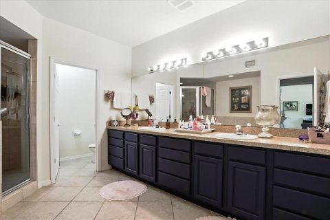 House in Gainesville, Florida 5 bedrooms, 331.66 sq.m. № 1837836 - photo 16