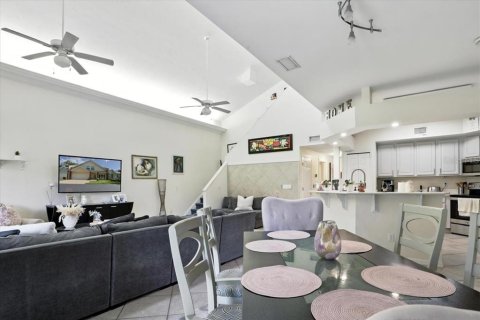 House in Gainesville, Florida 5 bedrooms, 331.66 sq.m. № 1837836 - photo 5