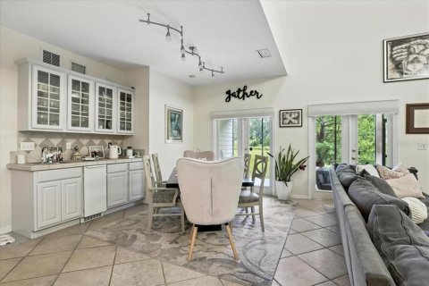 House in Gainesville, Florida 5 bedrooms, 331.66 sq.m. № 1837836 - photo 8