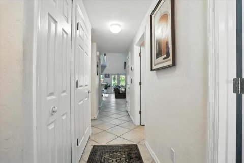 House in Gainesville, Florida 5 bedrooms, 331.66 sq.m. № 1837836 - photo 3