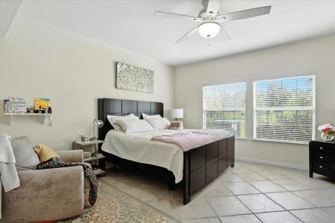 House in Gainesville, Florida 5 bedrooms, 331.66 sq.m. № 1837836 - photo 13
