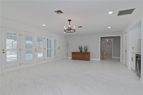 Villa ou maison à louer à Tampa, Floride: 4 chambres, 245.73 m2 № 1846833 - photo 21