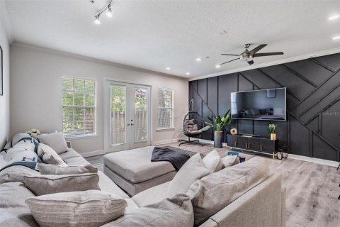 Townhouse in Tampa, Florida 3 bedrooms, 177.26 sq.m. № 1795574 - photo 11