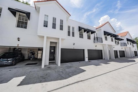Townhouse in Tampa, Florida 3 bedrooms, 177.26 sq.m. № 1795574 - photo 2