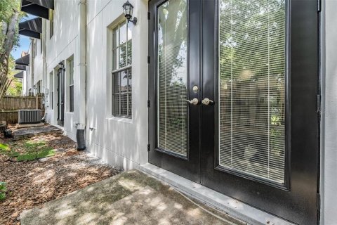 Townhouse in Tampa, Florida 3 bedrooms, 177.26 sq.m. № 1795574 - photo 26
